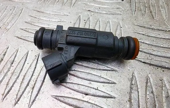 Peugeot 208 I Fuel injector 9676017480 0280157127