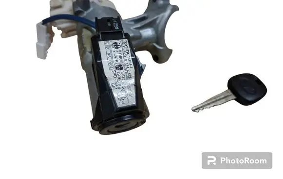 Toyota RAV 4 (XA20) Ignition lock 8978352010