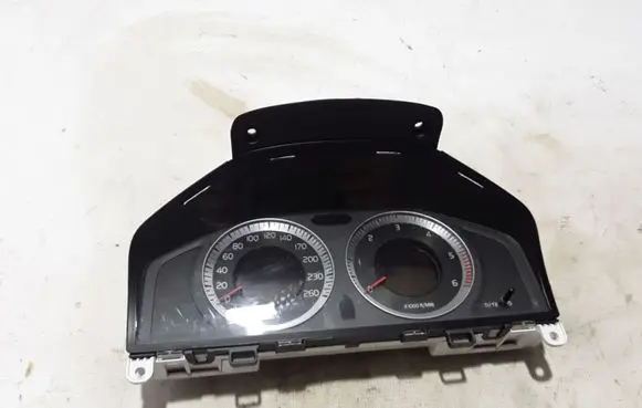 Volvo XC60 Speedometer (instrument cluster) 31270901