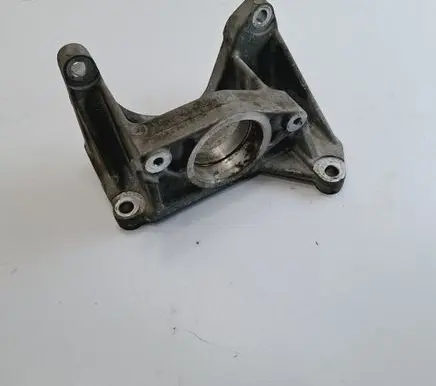 Nissan e-NV200 Driveshaft support bearing bracket 180908B049