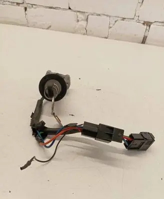 Iveco Daily 35.8 - 9 Ignition lock 69500716 AS201