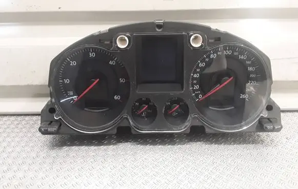 Volkswagen PASSAT B6 Speedometer (instrument cluster) A2C53106067