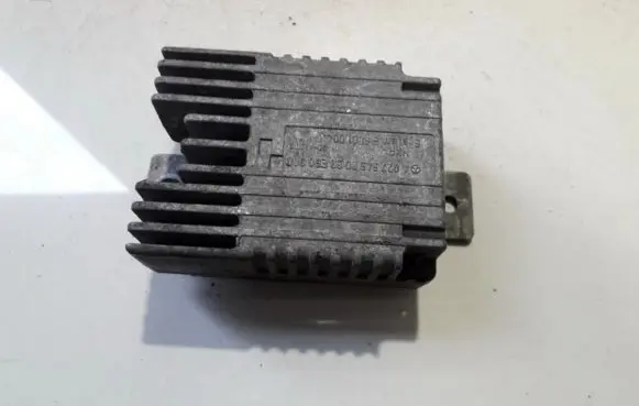Mercedes-Benz A W168 Coolant fan relay A0275458032