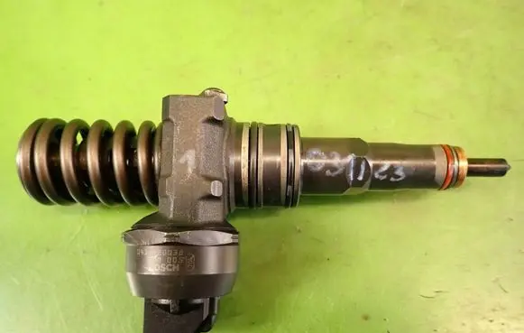 Skoda Superb B5 (3U) Fuel injector 0414720038 038130073AK