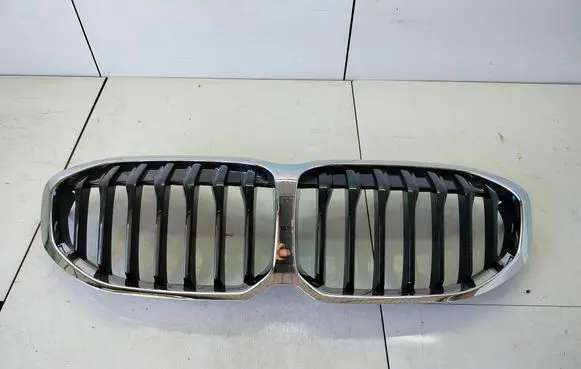 BMW 1 F40 Front grill 7450959