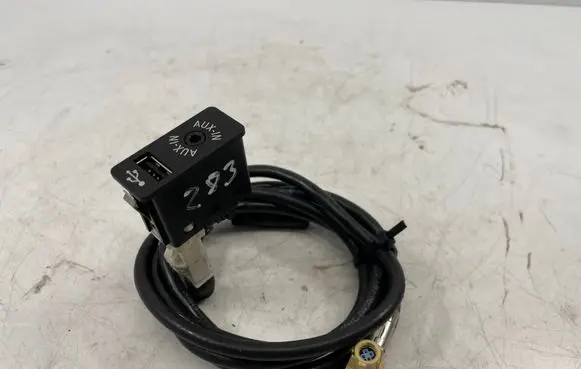 BMW X5 F15 USB socket connector 9266607 84109266607