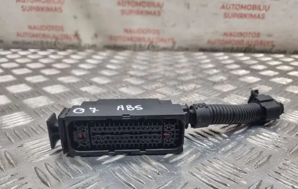 Audi Q7 4L ABS module connector plug 9805944