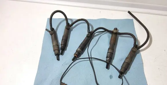 Audi A6 S6 C4 4A Fuel injectors set 046130202F 046130201F