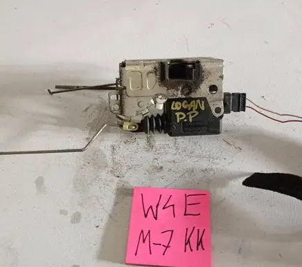Dacia Logan I Front door lock 8200978447