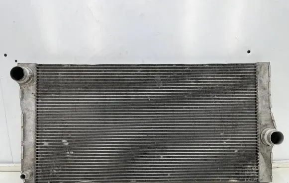 BMW 7 F01 F02 F03 F04 Coolant radiator 8509176