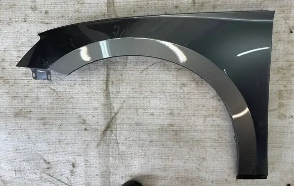 Skoda Superb B8 (3V) Fender 3V0821105