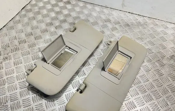 Sun visor