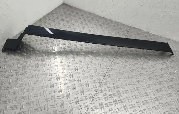 Seat Alhambra (Mk2) Sliding door rail trim 7N0843796