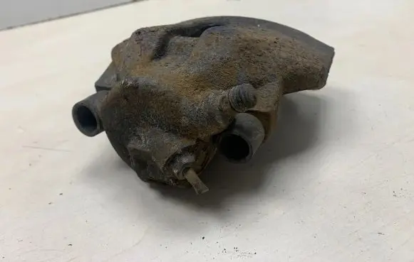 Volkswagen PASSAT B5.5 Front brake caliper