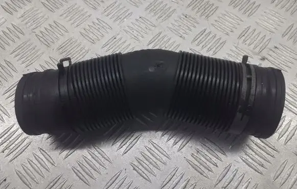 Skoda Fabia Mk1 (6Y) Air intake hose/pipe 600129684AB