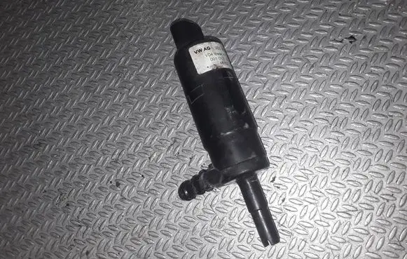 Audi A6 S6 C5 4B Windscreen/windshield washer pump 3B0955681A