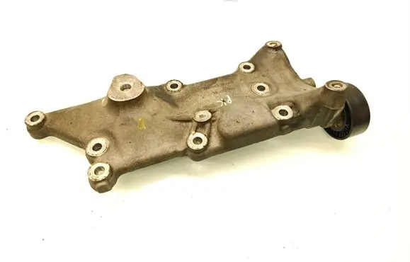 Engine mounting bracket