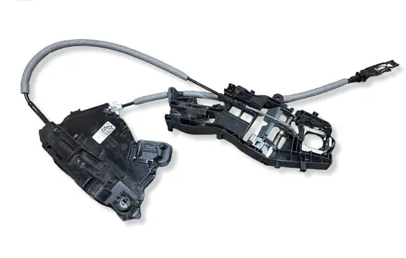 Volkswagen PASSAT B8 Front door lock 5NB837015C