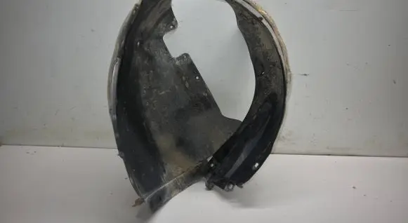 Front wheel arch liner splash guards