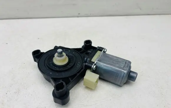 Skoda Superb B8 (3V) Front door window regulator motor 5Q0959801B