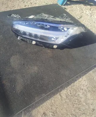 Volvo XC90 Headlight/headlamp 31655807