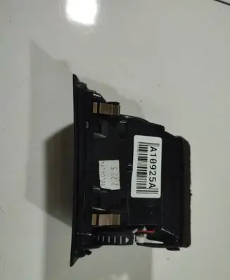 Skoda Superb B6 (3T) Dash center air vent grill 300414