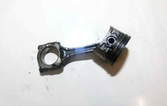 Nissan Almera N16 Piston with connecting rod