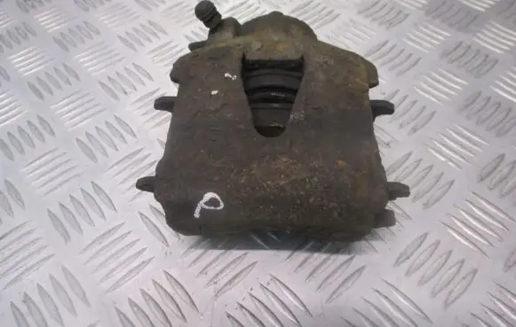 Volkswagen Polo IV 9N3 Front brake caliper
