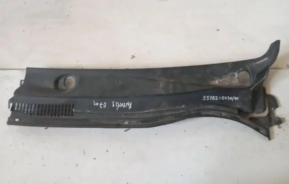 Toyota Avensis T250 Wiper trim 5578205030