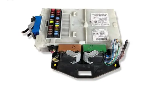 Ford Mondeo MK IV Comfort/convenience module 28092563 7G9T14A073DB