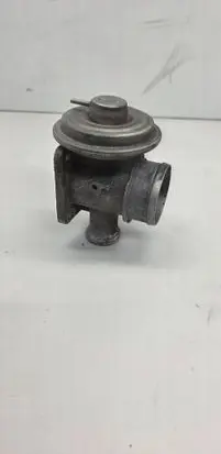 BMW 5 E39 EGR valve 7785452
