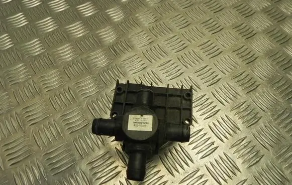 Engine coolant pipe/hose
