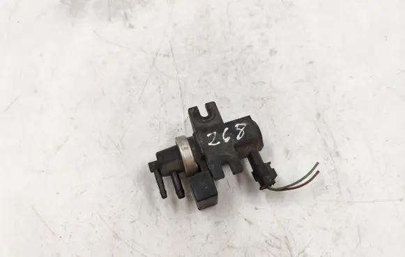 Mercedes-Benz A W169 Turbo solenoid valve A0051535528 04T288 70078200
