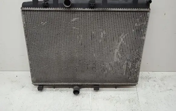Peugeot 207 CC Coolant radiator 9650903880