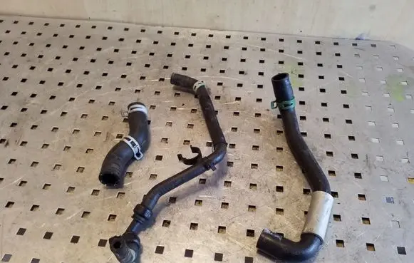 Nissan X-Trail T32 Engine coolant pipe/hose