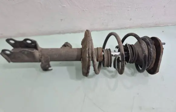 Toyota Prius (XW20) Front shock absorber with coil spring 
