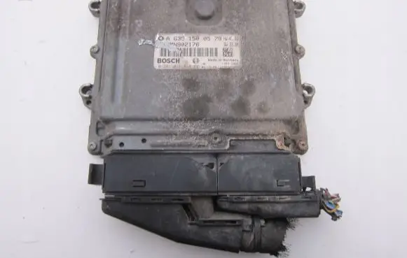 Mercedes-Benz Vito Viano W639 Engine control unit/module A6391500579 0281011840