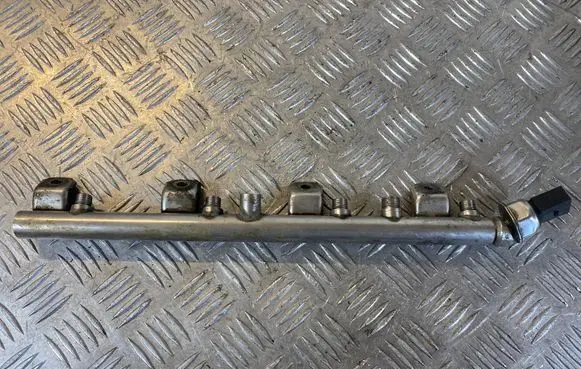 BMW X5 E70 Fuel main line pipe 7547599 7537319