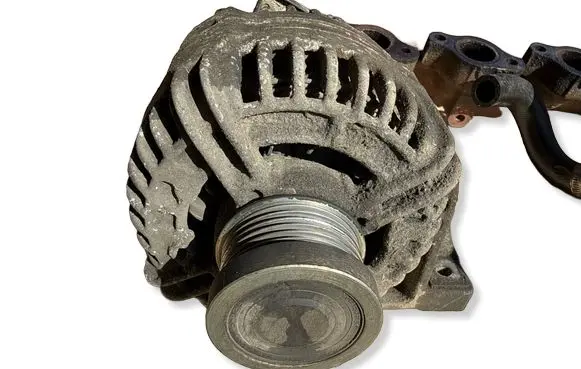 Volvo XC70 Generator/alternator 30658085 0124525060