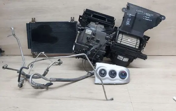 Toyota Yaris Air conditioning (A/C) system set 