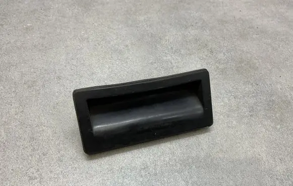 Tailgate opening switch