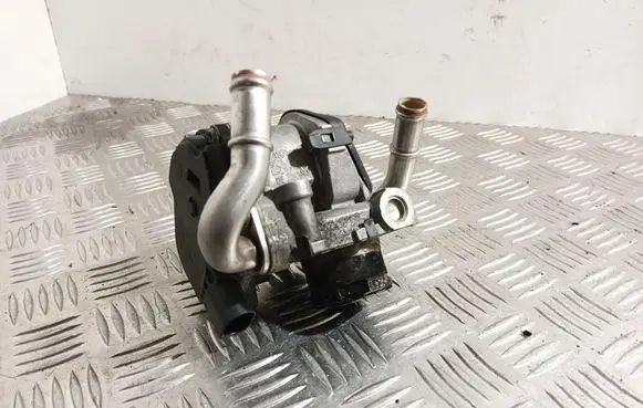 Volkswagen PASSAT B8 EGR valve 04L131501R