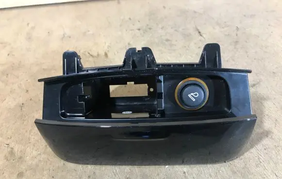 Peugeot 508 Ashtray (front) 9686445477 A1026621