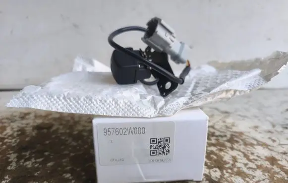 Hyundai Santa Fe Reversing camera 957602W000 100009273