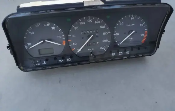 Volkswagen PASSAT B4 Speedometer (instrument cluster) 3A0919033B 6160593020 8880618