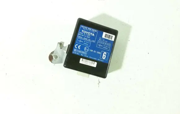 Toyota Prius (XW20) Door central lock control unit/module 8974147100 61B173000 10R021685