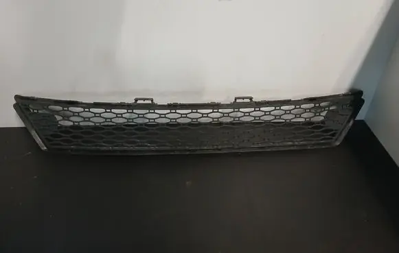 Volvo XC70 Front bumper lower grill 30744523 BP3ED 30678691