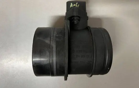 Audi A3 S3 8P Mass air flow meter 074906461B 0281002461