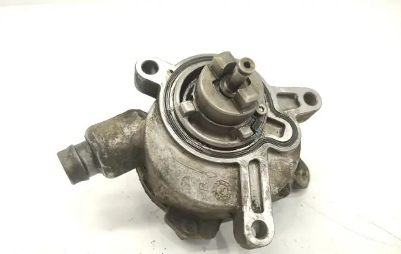 Volvo V70 Vacuum pump 30731825