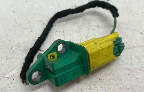 Audi A4 S4 B8 8K Airbag deployment crash/impact sensor 1K0909606C